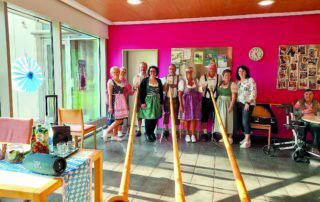 Die Albhornbläser zu Gast beim Oktoberfest der Pflege.